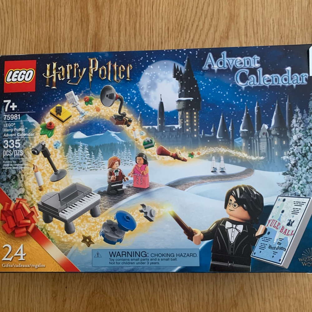 Harry Potter Lego Advent Calendar Set. New, no tags.